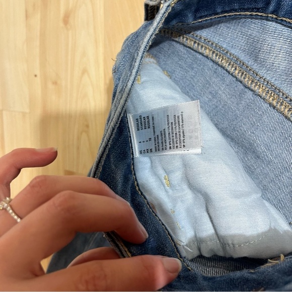 American Eagle Outfitters Women's Tomgirl Distressed High Waisted Jeans Size 6R - Picture 8 of 10